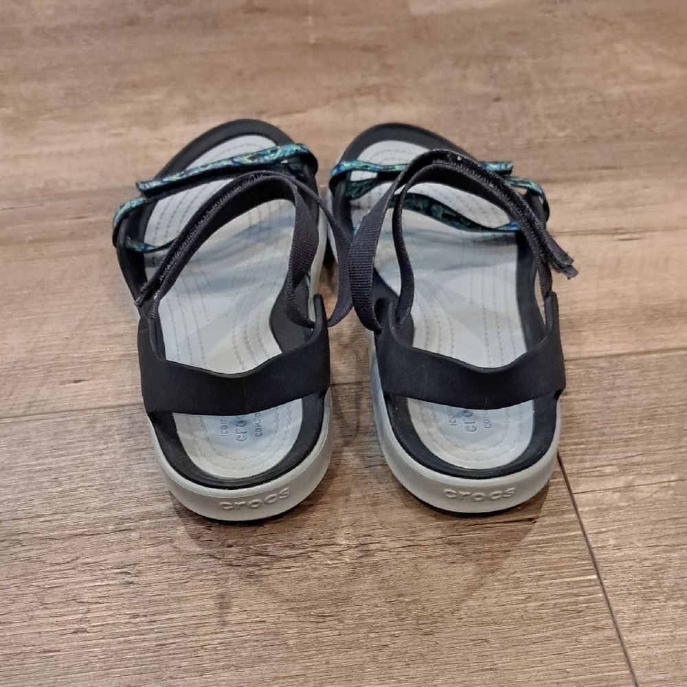 CROCS Women's Navy and Grey Patterned Sandals - Picture 6 of 9